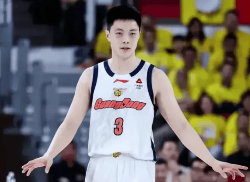 华体会官网-广东G2险胜北京！张皓嘉绝杀，奎因+小胡轰62分，北京全民皆兵！